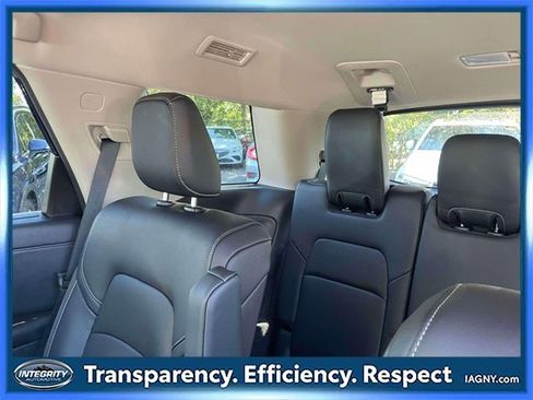 Certified 2025 Nissan Pathfinder SL w/ SL Premium Package image 13