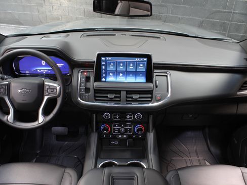 Used 2023 Chevrolet Suburban Z71 image 29