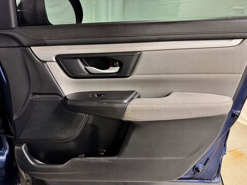 Used 2020 Honda CR-V LX image 17