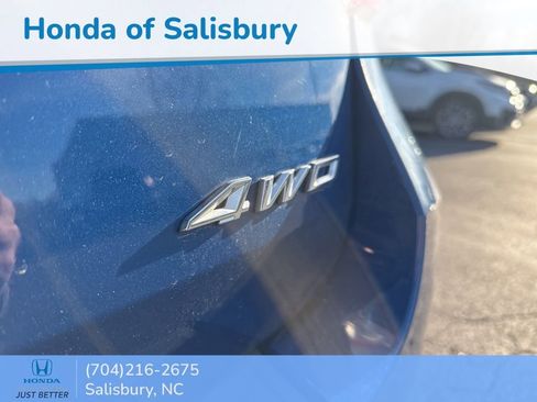 Used 2023 Ford Explorer XLT image 8