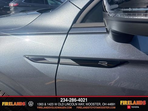 New 2024 Volkswagen Tiguan SE R-Line image 39