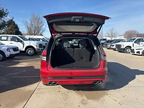 New 2026 Lincoln Aviator AWD w/ Jet Appearance Package image 7