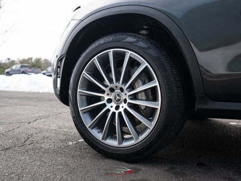 Used 2022 Mercedes-Benz GLC 300 4MATIC image 10