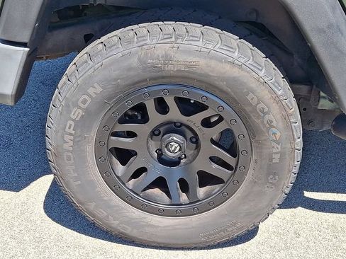 Used 2009 Jeep Wrangler X AWD/4WD image 28