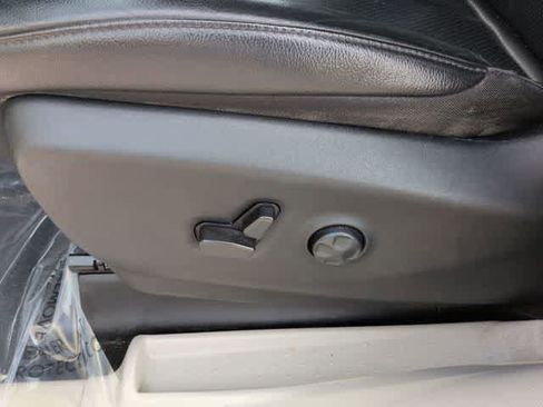 Used 2022 Chrysler Pacifica Touring-L FWD image 16
