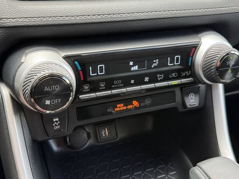 Certified 2025 Toyota RAV4 XLE FWD image 35