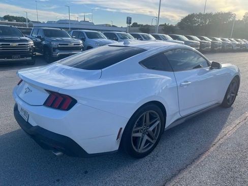 Used 2024 Ford Mustang Coupe RWD image 4