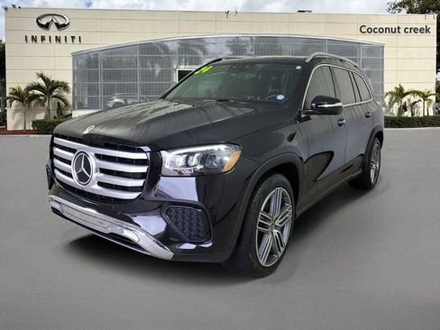 Used 2024 Mercedes-Benz GLS 450 4MATIC image 3