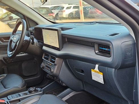 Used 2025 Ford Maverick Lobo AWD/4WD image 18
