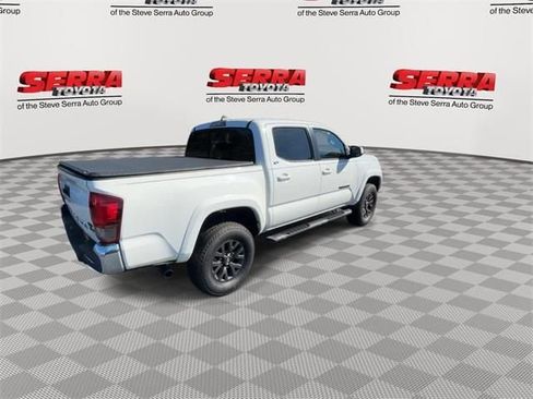 Used 2022 Toyota Tacoma SR5 AWD/4WD image 9