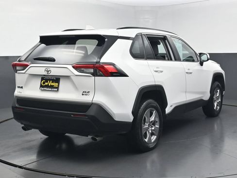 Used 2025 Toyota RAV4 XLE AWD/4WD image 5