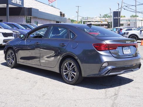 Used 2023 Kia Forte LXS FWD image 7
