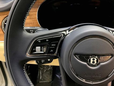 New 2026 Bentley Bentayga image 22