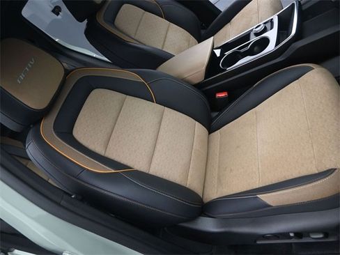 Used 2025 Chevrolet Equinox ACTIV w/ Safety and Technology Package image 16