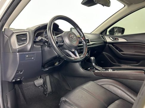 Used 2017 MAZDA MAZDA3 Touring w/ Popular Equipment Package FWD image 4