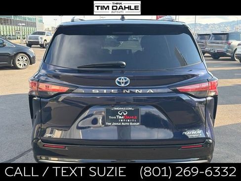 Used 2023 Toyota Sienna Platinum AWD/4WD image 9