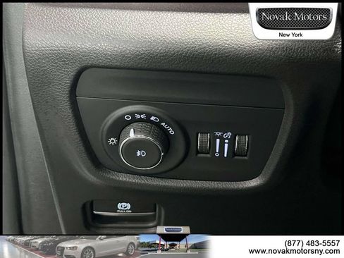 Used 2023 Jeep Grand Cherokee Limited w/ Luxury Tech Group II AWD/4WD image 22