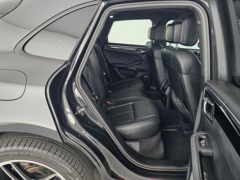 Used 2021 Porsche Macan image 12
