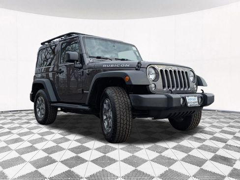 Used 2016 Jeep Wrangler Rubicon w/ Power Convenience Group AWD/4WD image 12