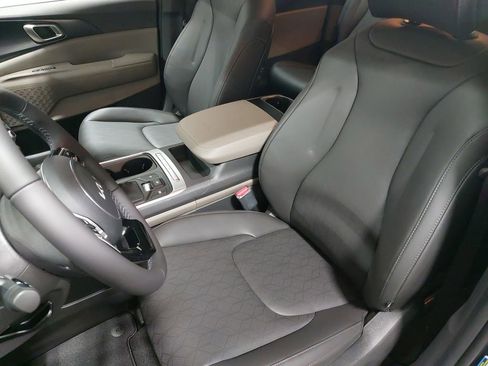 New 2026 Kia Carnival LXS image 16