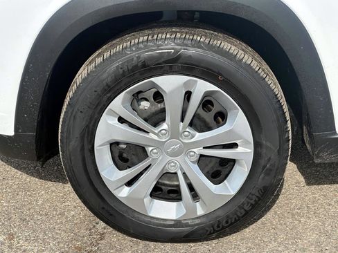 Certified 2024 Chevrolet Trax LS image 8