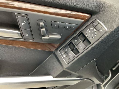 Used 2012 Mercedes-Benz GLK 350 4MATIC image 24