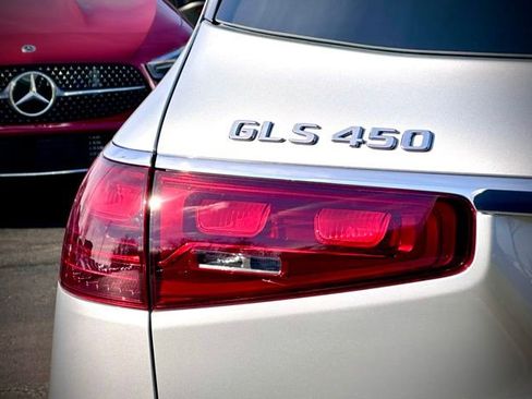 Certified 2025 Mercedes-Benz GLS 450 4MATIC image 10