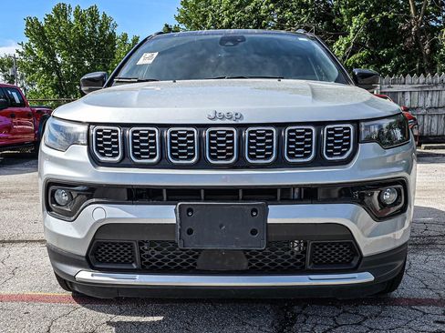 Used 2025 Jeep Compass Limited AWD/4WD image 2