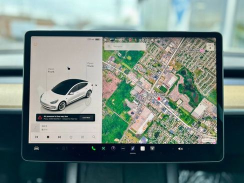 Used 2022 Tesla Model 3 Long Range image 21