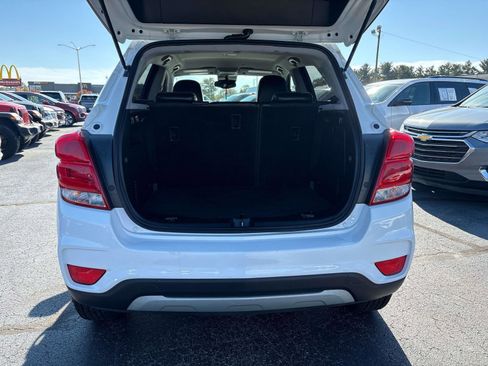 Used 2022 Chevrolet Trax LT w/ LT Convenience Package image 5