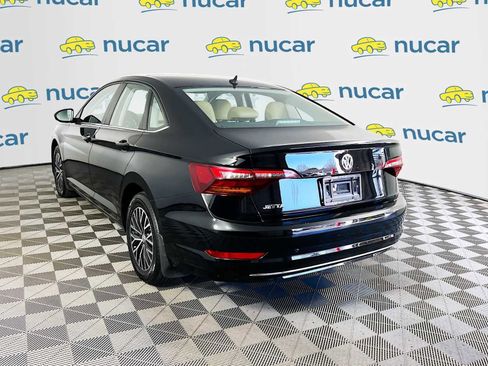 Used 2019 Volkswagen Jetta SE w/ Cold Weather Package image 5