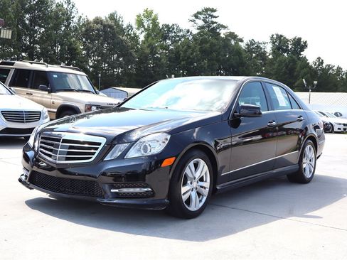 Used 2013 Mercedes-Benz E 350 BlueTEC Sedan image 3