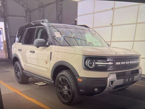 Used 2025 Ford Bronco Sport Badlands image 5