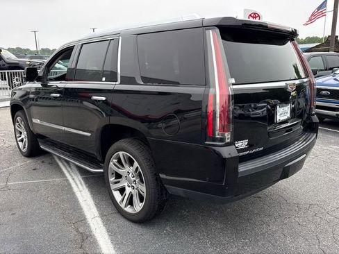 Used 2020 Cadillac Escalade Luxury AWD/4WD image 6