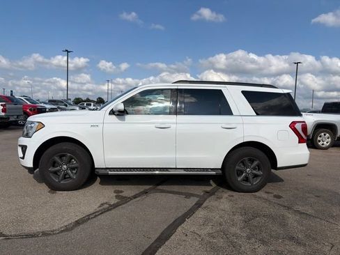Used 2019 Ford Expedition XLT w/ Equipment Group 202A AWD/4WD image 4