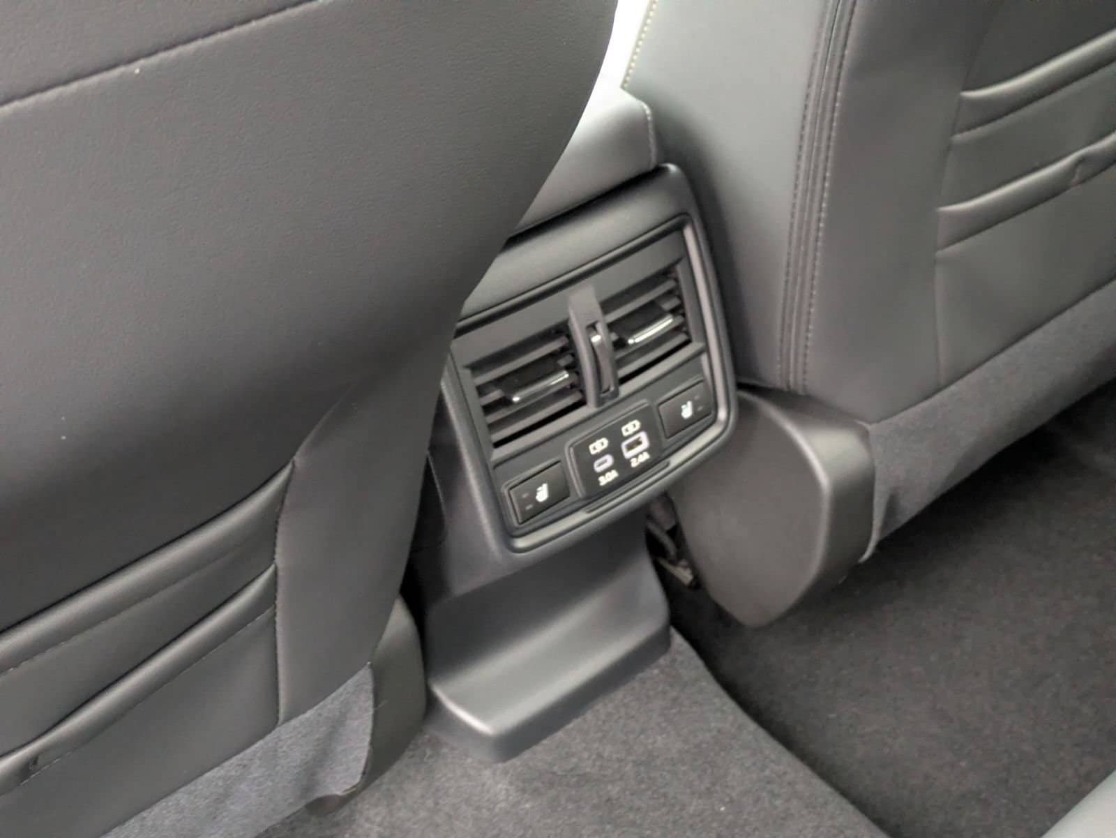 New 2026 Subaru Outback Limited AWD/4WD image 10