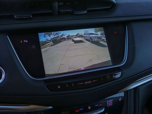 Used 2018 Cadillac XT5 Luxury image 17