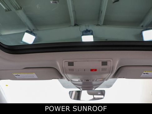 Used 2023 Volkswagen Taos SE w/ Panoramic Sunroof Package AWD/4WD image 21