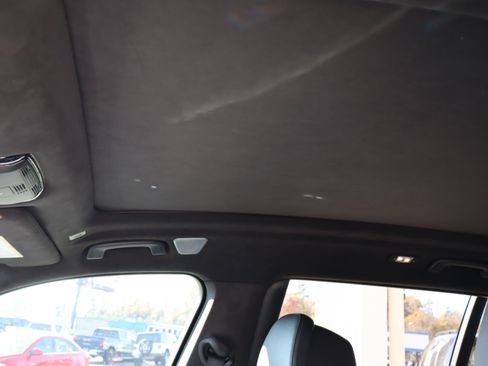 Used 2019 BMW X7 xDrive50i w/ Dynamic Handling Package image 18