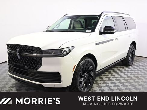 New 2026 Lincoln Navigator Reserve w/ Jet Appearance Package AWD/4WD image 1