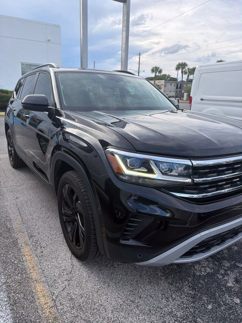 Used 2023 Volkswagen Atlas SE w/ Panoramic Sunroof Package FWD image 2