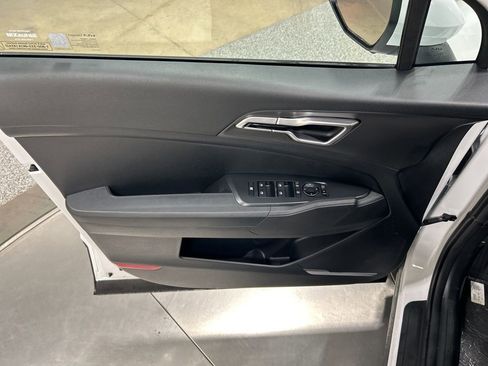 New 2026 Kia Sportage LX image 14