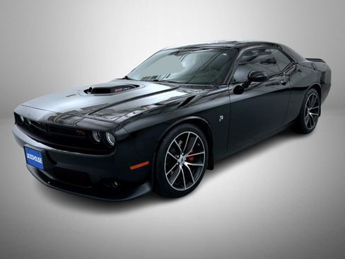 Used 2018 Dodge Challenger R/T Scat Pack image 1