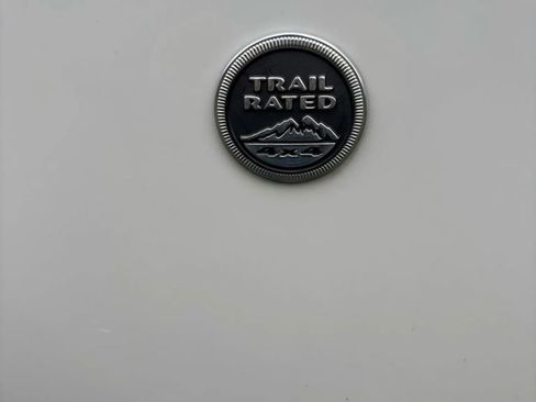 Used 2016 Jeep Wrangler Unlimited Sahara image 22