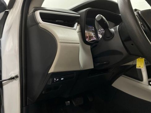 Used 2024 Toyota Corolla Cross L FWD image 16
