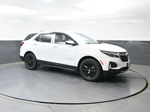 Used 2022 Chevrolet Equinox LT w/ LPO, Floor Liner Package FWD image 3