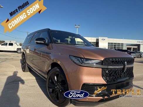 Used 2025 Lincoln Navigator L Black Label image 1