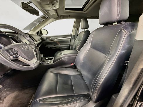 Used 2015 Toyota Highlander XLE AWD/4WD image 10