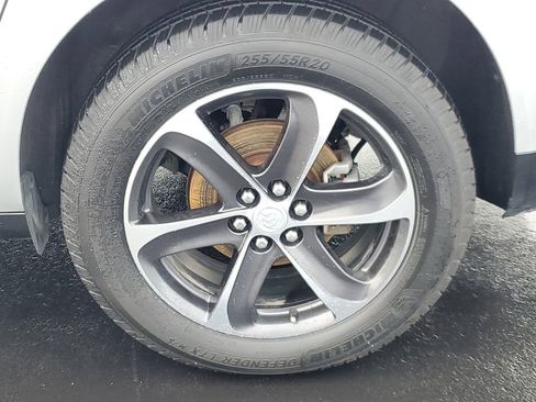 Used 2020 Buick Enclave Essence w/ Sport Touring Edition image 5