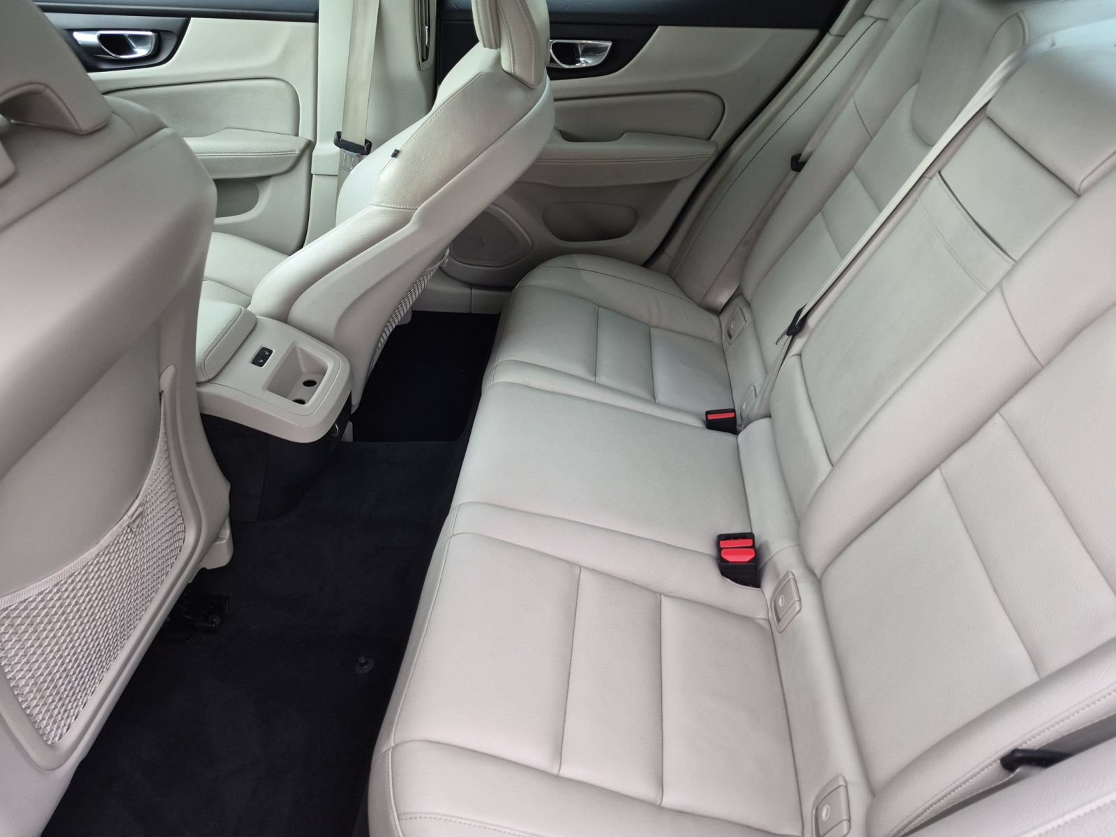 Used 2019 Volvo S60 T6 Momentum w/ Premium Package AWD/4WD image 30